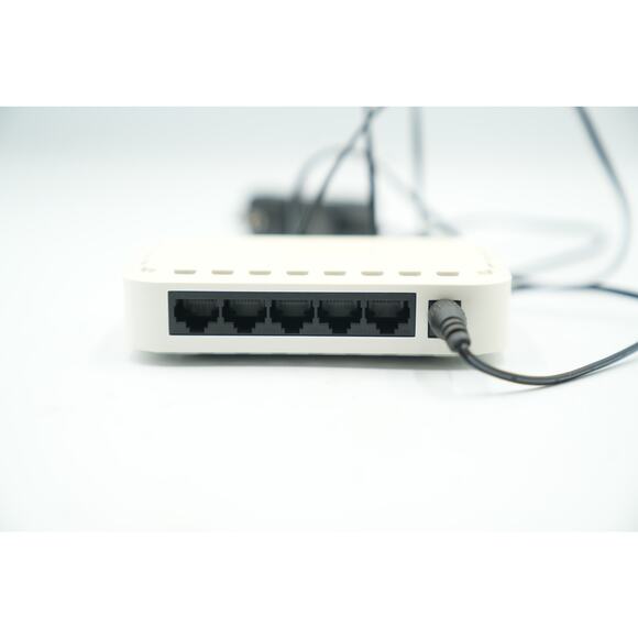 Netgear GS605v5 5-Port Gigabit Ethernet Switch White Desktop Network Hub Tested - Picture 3 of 9